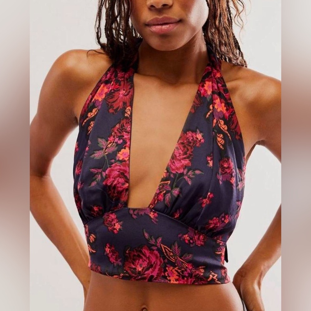NWOT Sarafina Halter Crop Top